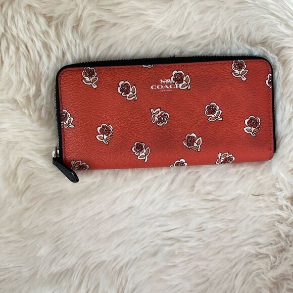 Coach Rose Floral Patter Long Zippy Wallet - Picture 1 of 16